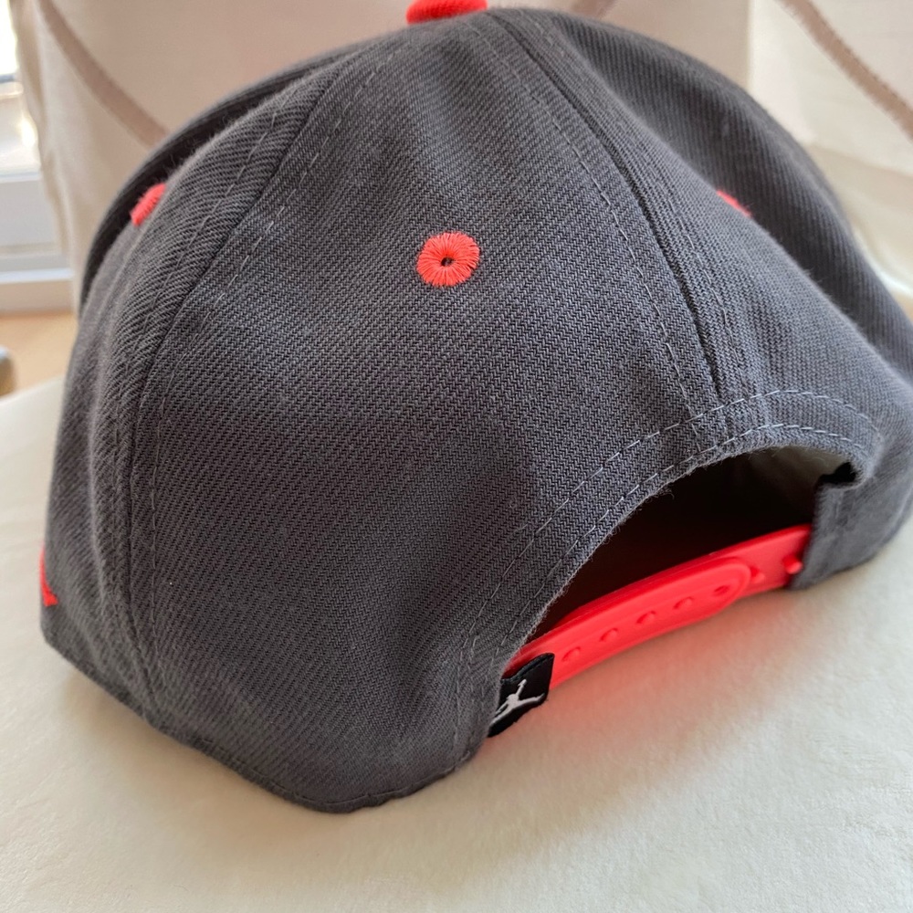 SnapBack hat - Picture 3 of 4